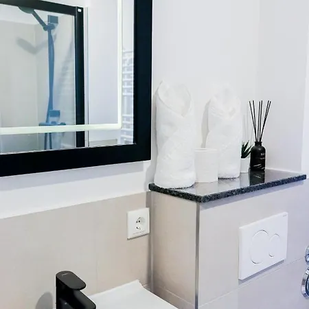 Strandnahe - Sehr Modern Und Hochwertig Eingerichtet, Inklusive Parkplatz, Gartenzugang Und Fahrradunterstellmoeglichkeit * Scharbeutz