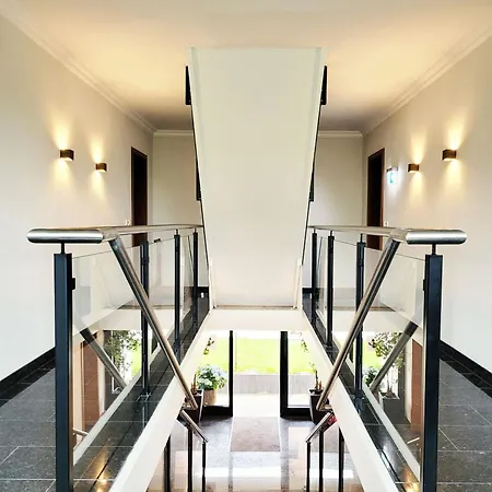 Strandnahe - Sehr Modern Und Hochwertig Eingerichtet, Inklusive Parkplatz, Gartenzugang Und Fahrradunterstellmoeglichkeit *