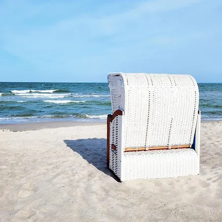 Strandnahe - Sehr Modern Und Hochwertig Eingerichtet, Inklusive Parkplatz, Gartenzugang Und Fahrradunterstellmoeglichkeit Scharbeutz