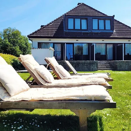 Strandnahe - Sehr Modern Und Hochwertig Eingerichtet, Inklusive Parkplatz, Gartenzugang Und Fahrradunterstellmoeglichkeit * Scharbeutz